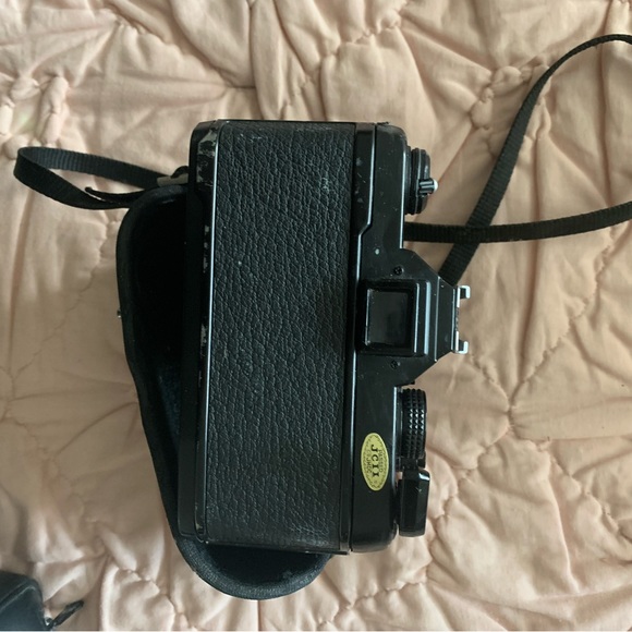 Vintage Yashica FX-3 Super 2000  35 mm camera with 25-70 lens. - Picture 5 of 8